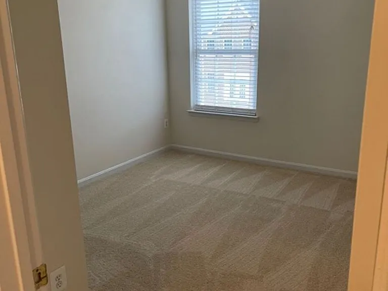 12039 Kemps Landing Cir — Photo 11