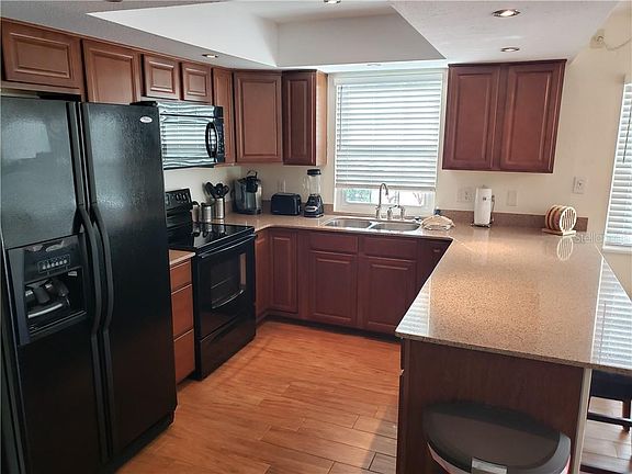5th image of 19937 Gulf Blvd APT D2