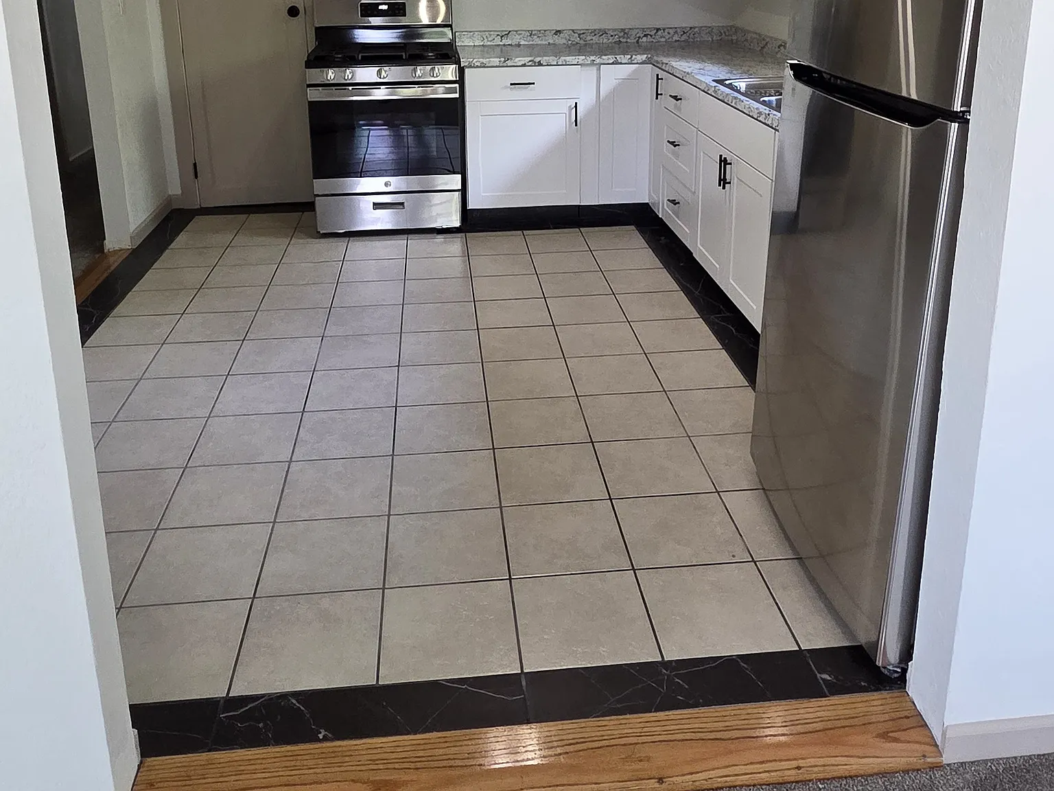 2 bed, 1176 sqft, $1,975 — Photo 4