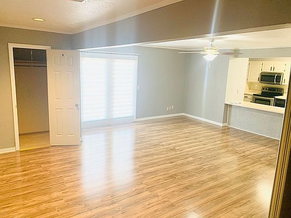 3rd image of 3226 Villa Pl