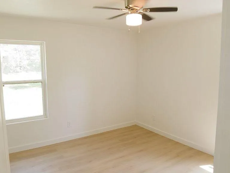 11221 Trail Ln — Photo 3