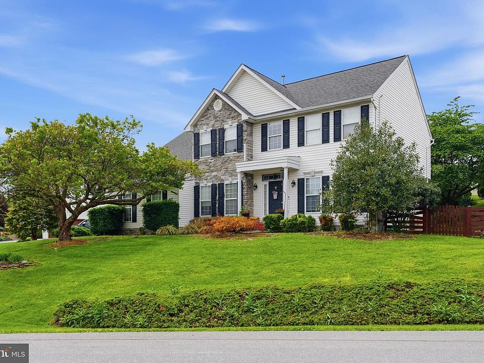 1st image of 19312 Chippendale Cir