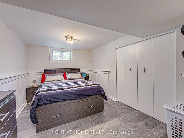 148 Riverglen Dr #BASEMENT — Photo 7