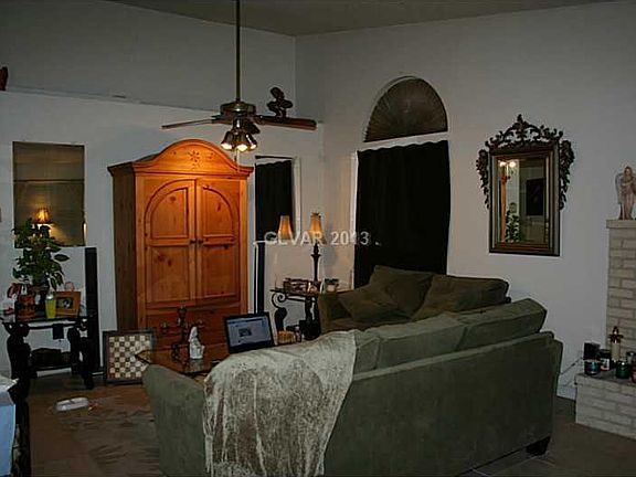3rd image of 905 Greystone Dr