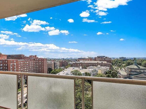 3rd image of 1 E University Pkwy Unit 1105