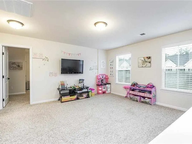 1351 Yellow Springs Dr — Photo 12