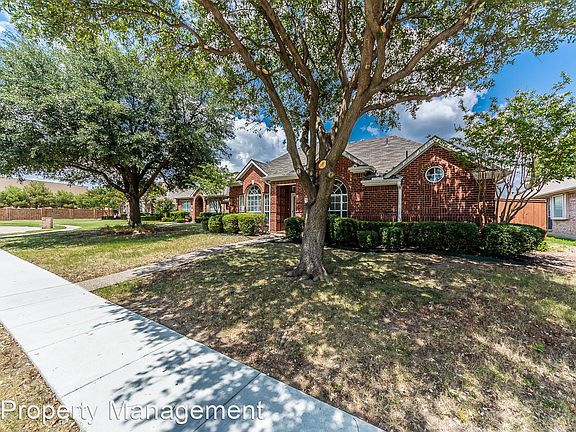 3rd image of 5804 Rosewood Ct