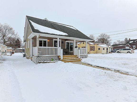 4th image of 206 Wood St