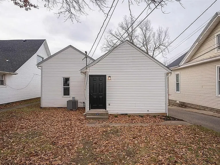 621 Clay St — Photo 7