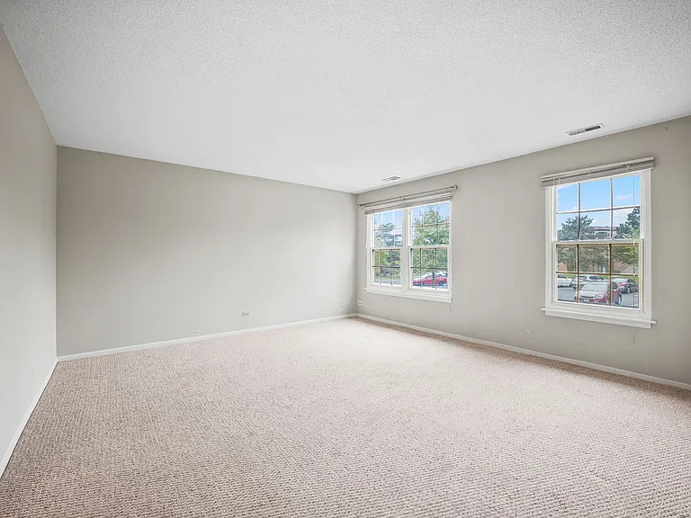 216 Stoneybrook Ln #2C — Photo 12
