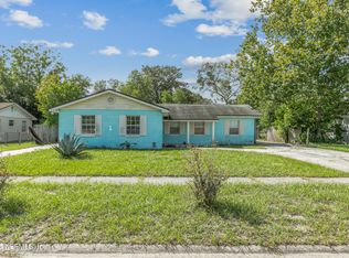 8202 Old English Dr, Jacksonville, FL 32244