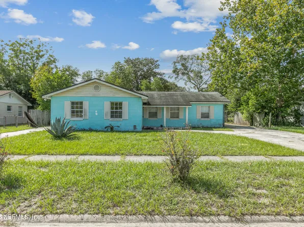 8202 OLD ENGLISH Drive, Jacksonville, FL 32244