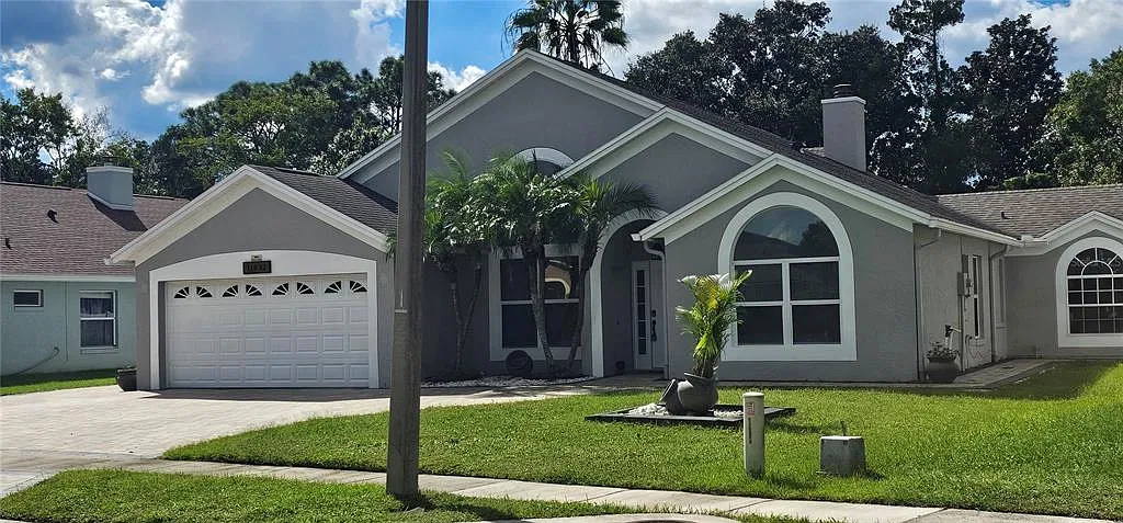 4 bed, 2.0 bath, 2225 sqft, $3,490 — Photo 4