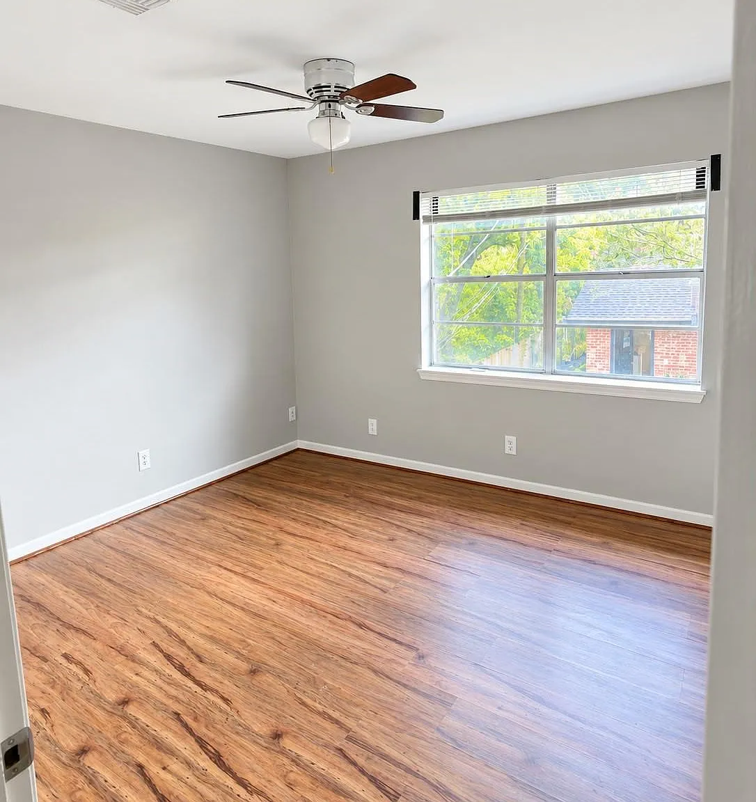 2 bed, 1.0 bath, $1,095 — Photo 3