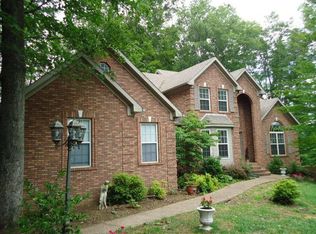 233 Hillwood Cir, Hopkinsville, KY 42240