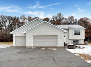 630 Caneday Ct, Taylors Falls, MN 55084