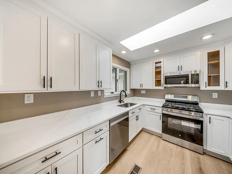 2933 Arizona Ave NW — Photo 14