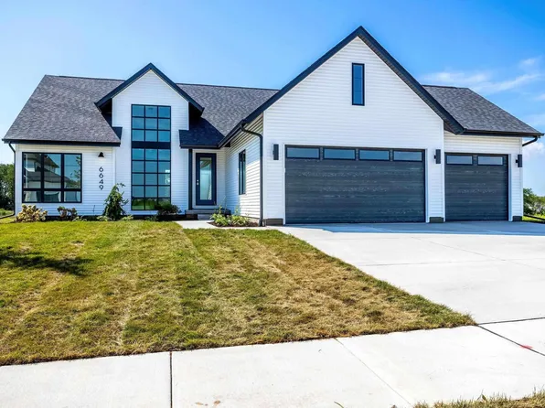 6649 Meghan Ave, Bettendorf, IA 52722