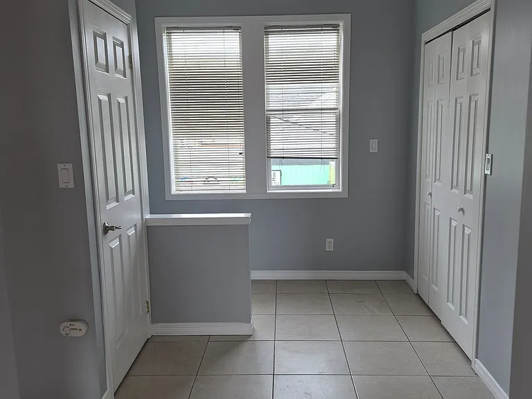 148 Ottawa St N #2 — Photo 6
