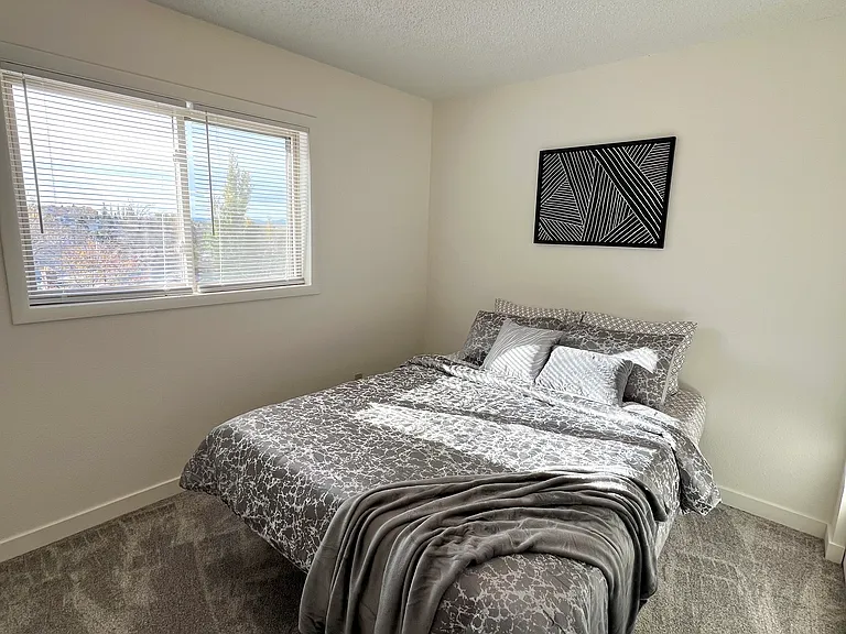 219 14th Ave S #5 — Photo 7