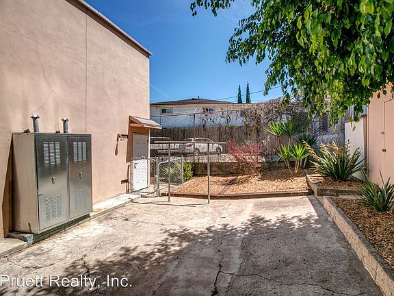 4th image of 4227 Whittier St
