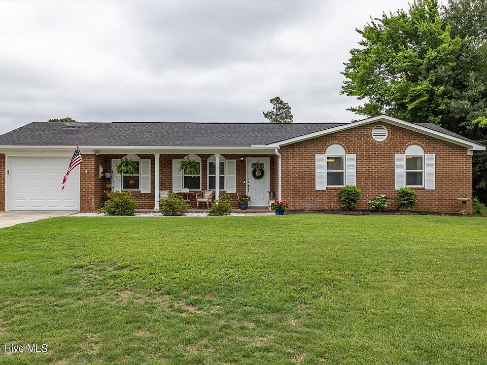1st image of 210 Woodland Drive