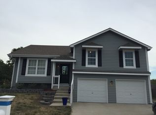 1907 161st Ter, Basehor, KS 66007