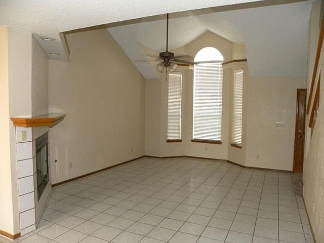 1st image of 800 Merriman Dr