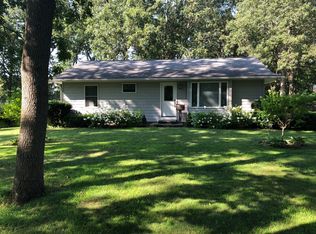 737 Shaker Rd, Longmeadow, MA 01106