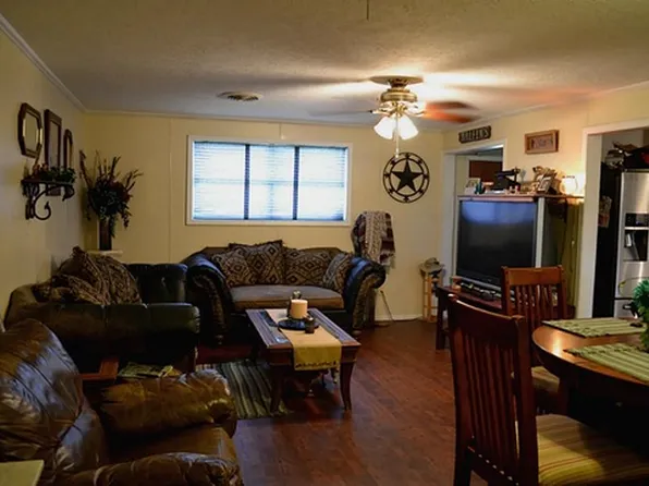 213 Avenue D, Highlands, TX 77562
