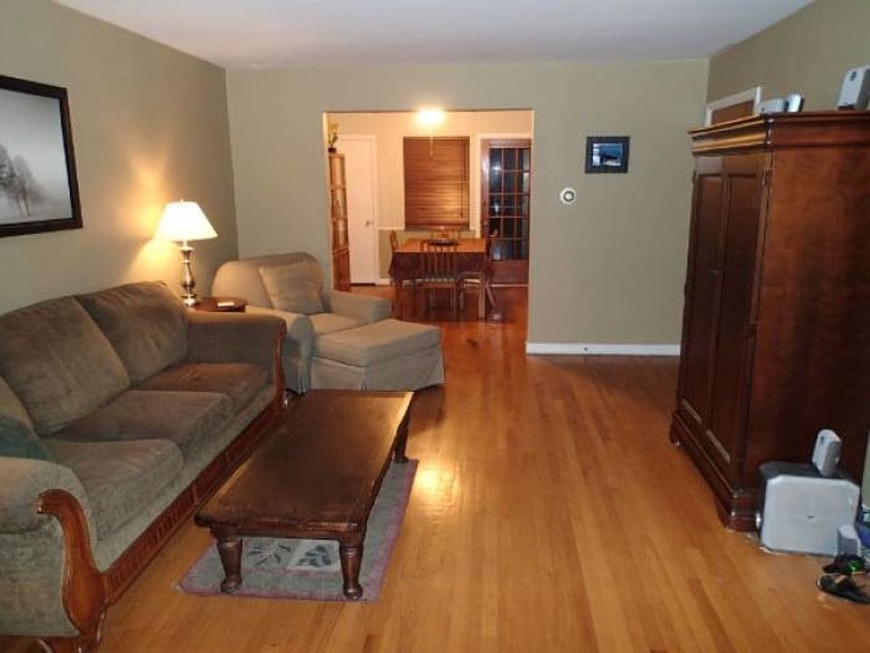2nd image of 2818 N Bend Rd