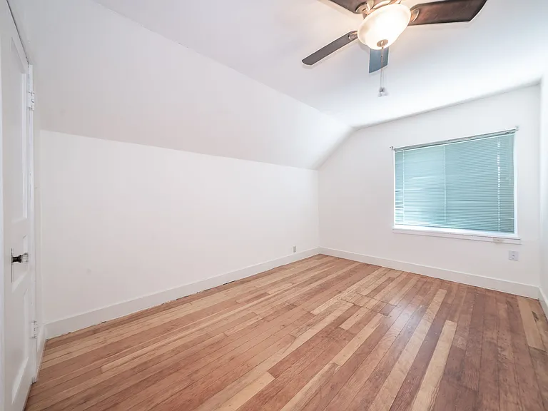 608 S Bluff Ave — Photo 20