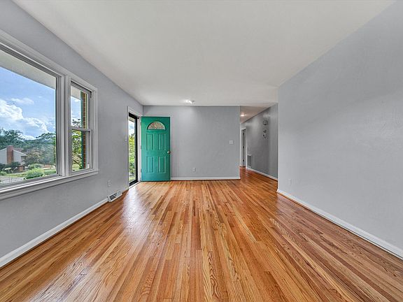 3rd image of 101 Sunnydale Ct