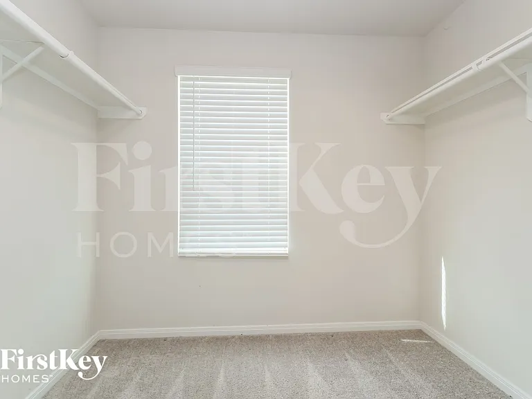 10083 Cerritos Dr — Photo 15