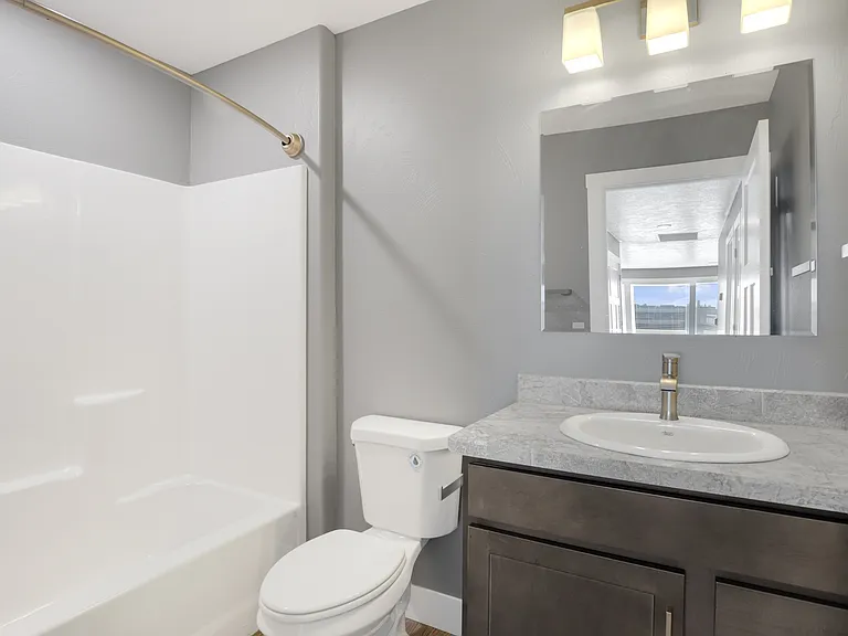 124 42nd Ave NE #3 — Photo 1