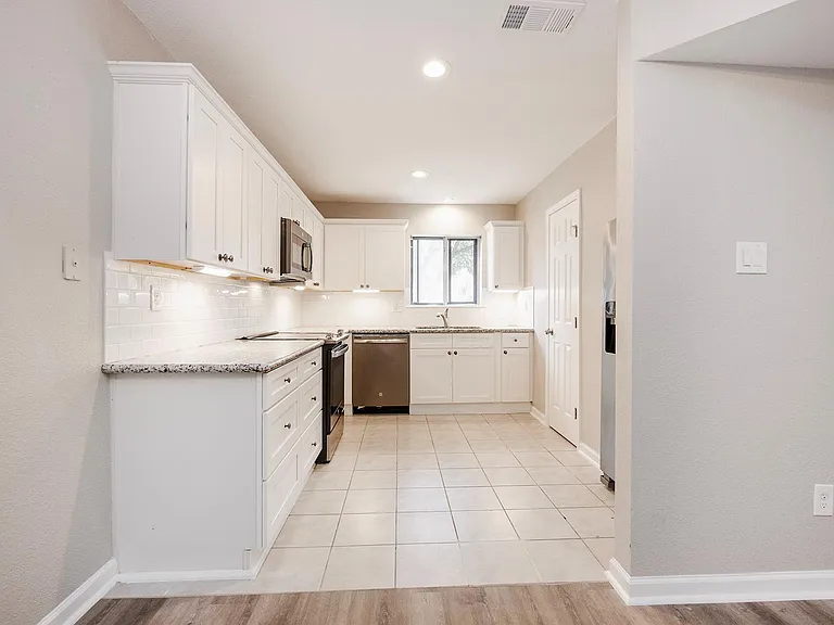 5005 Georgi Ln #174 — Photo 9