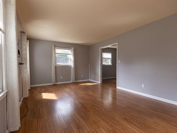 3rd image of 3305 Martindale Dr