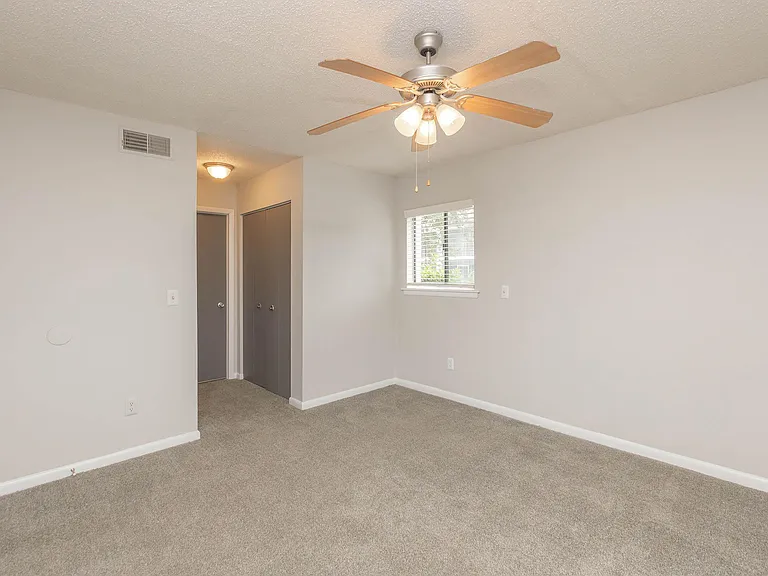Westwood Crossing — Photo 59