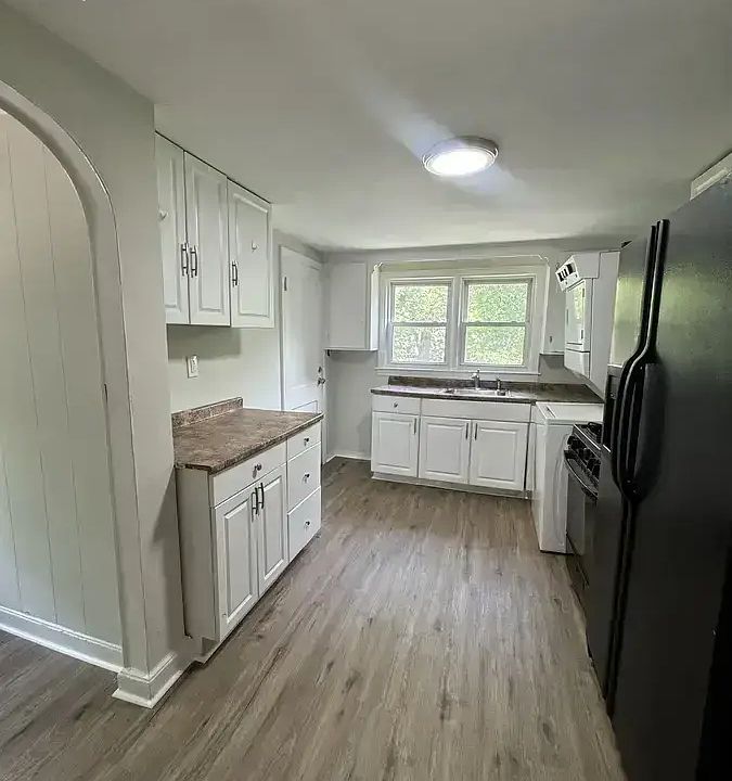 1st image of 35 Goodyear St #1