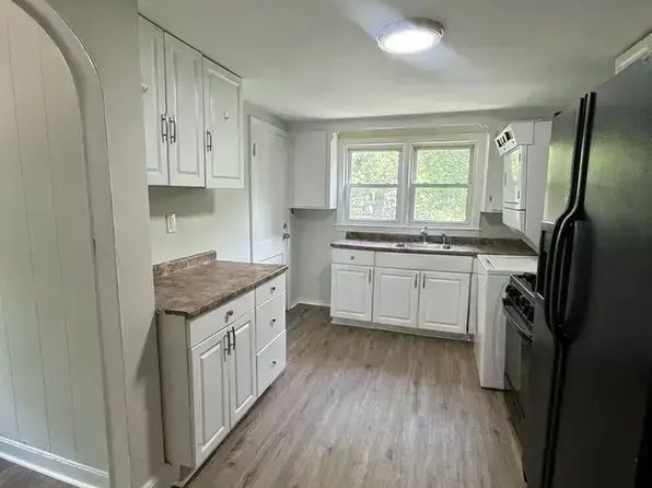 35 Goodyear St #1