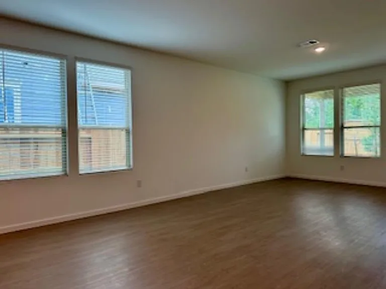 500 Kinglet Dr — Photo 7
