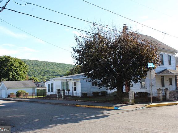 5th image of 402 Elizabeth St
