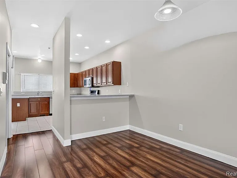 22680 Goddard Rd — Photo 14