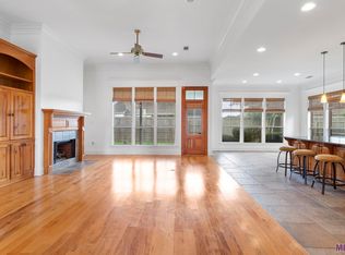 8937 Spring Grove Dr, Baton Rouge, LA 70809