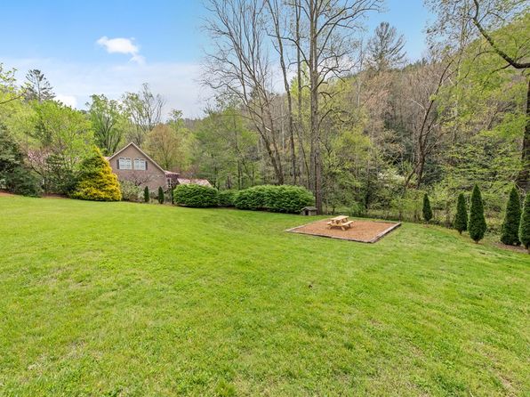 84 Ahoya Trl, Whittier, NC 28789