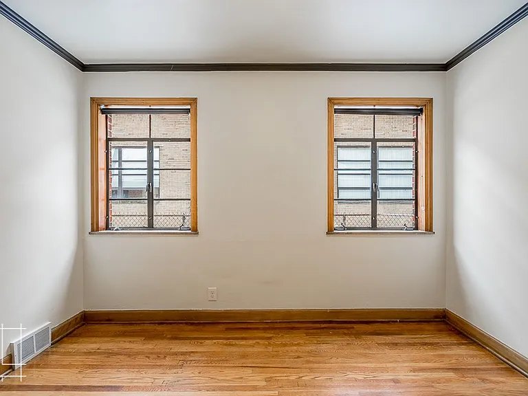 1374 E. Broad St. — Photo 32