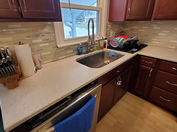 5th image of 305 Edgewood Ave
