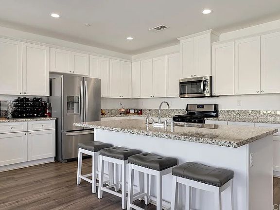 4th image of 914 Haviture Way