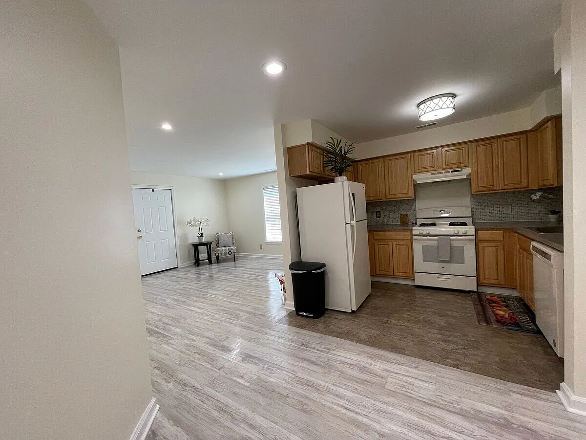 1 bed, 800 sqft, $1,750 — Photo 4
