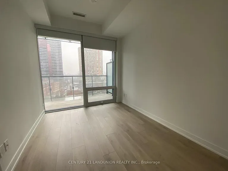 3 Gloucester St #812 — Photo 6